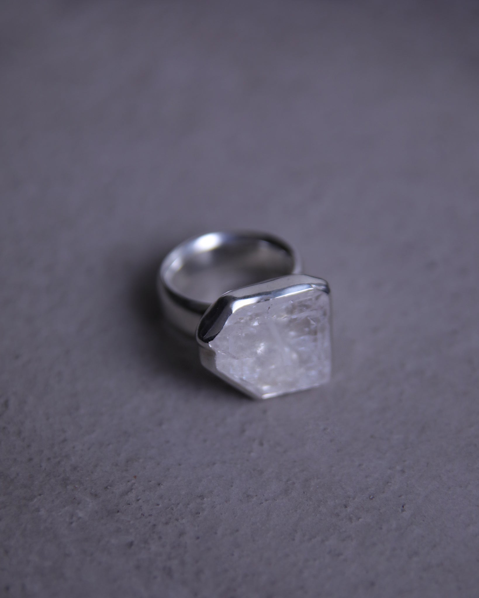 Faden Quartz Ring 16.9