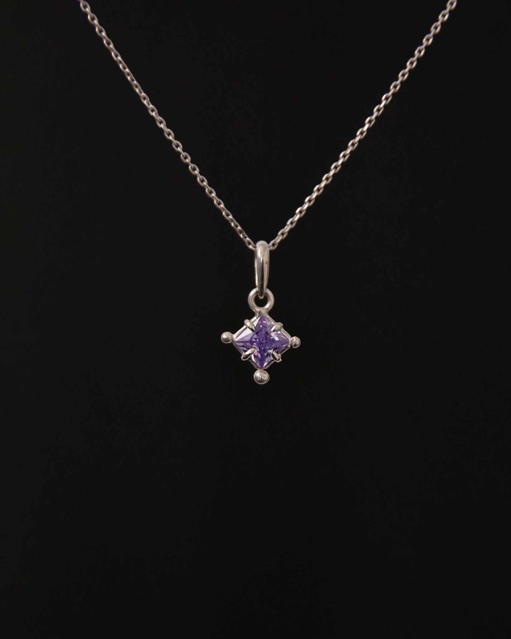 Amari Violet Pendant S