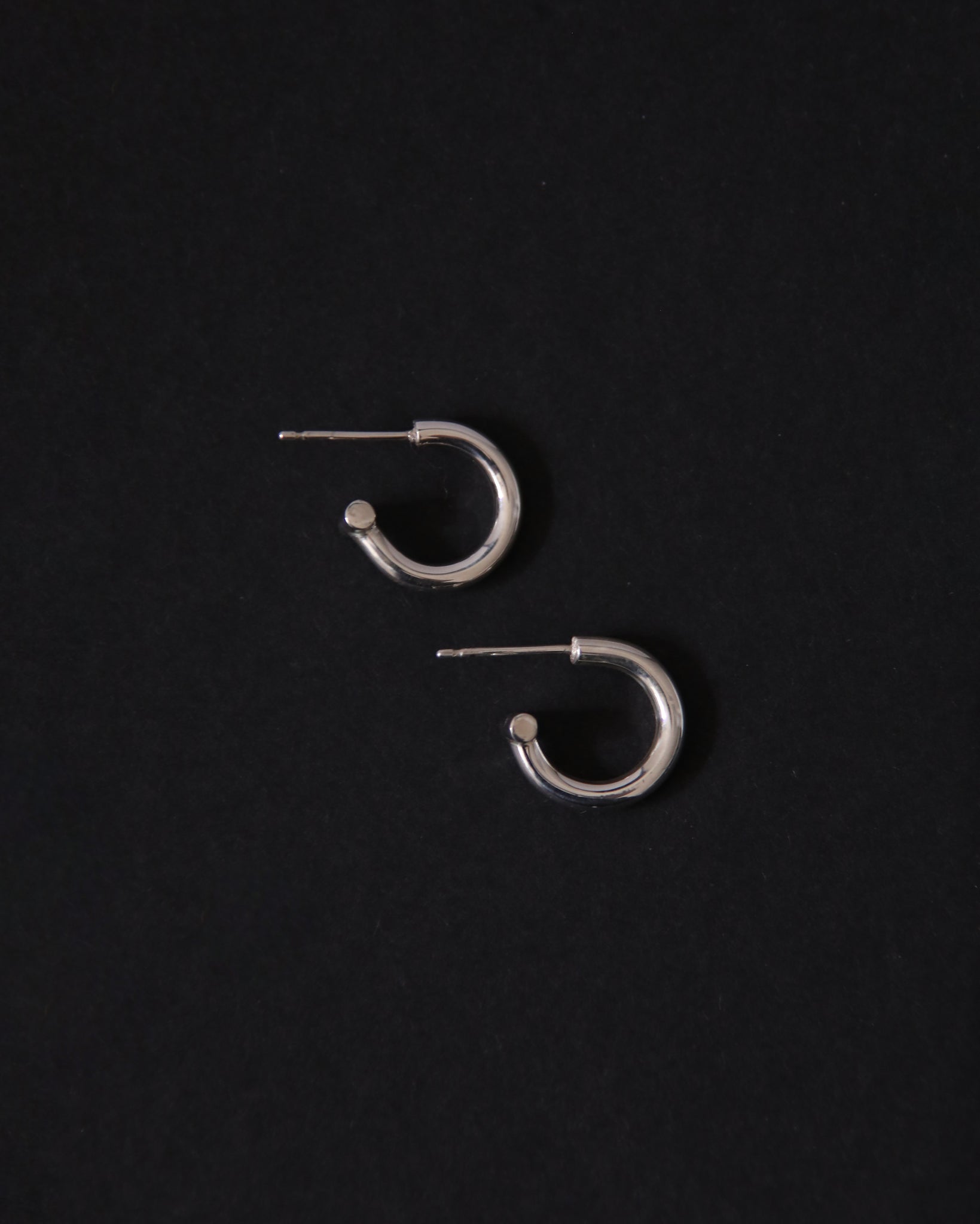 Eos ⌀2.5mm  Hoop Earrings 10mm