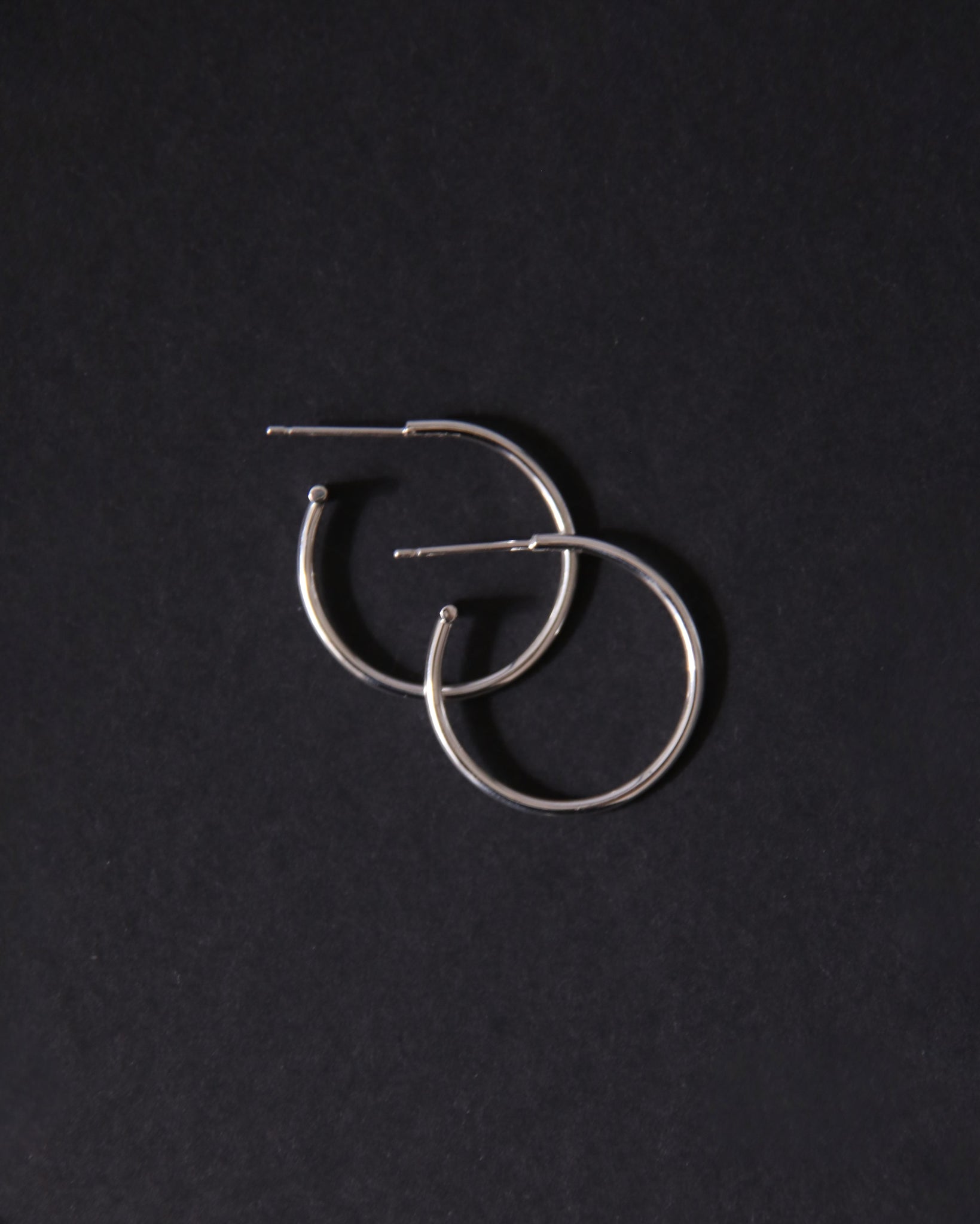 Eos ⌀1.5mm  Hoop Earrings 20mm