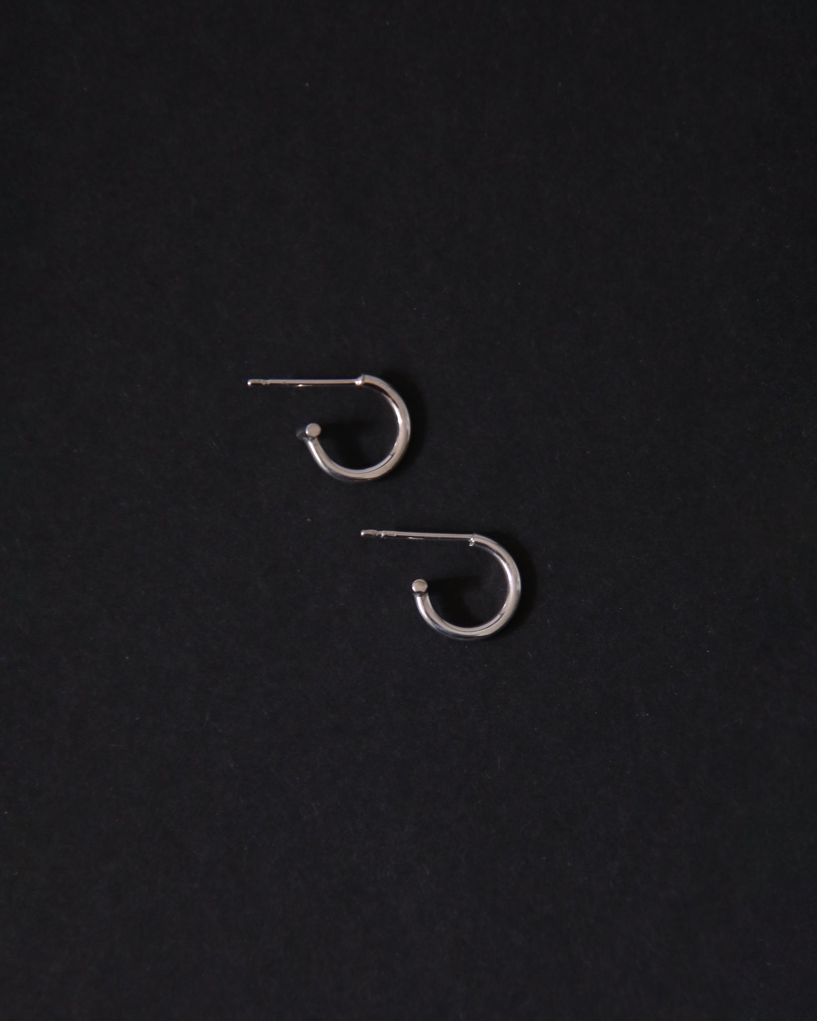 Eos ⌀1.5mm  Hoop Earrings 8mm